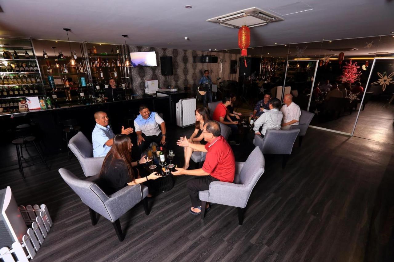 Apple Hotel Penang Джорджтаун Экстерьер фото