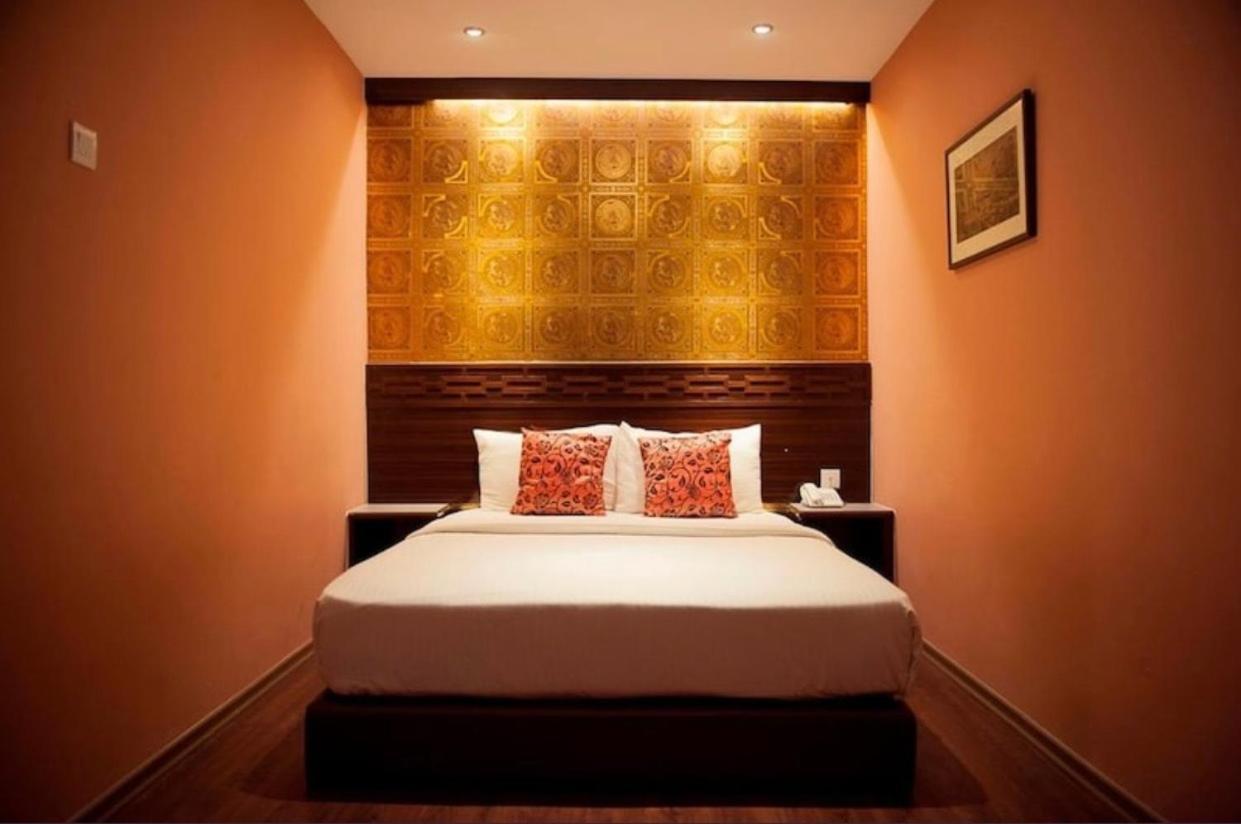 Apple Hotel Penang Джорджтаун Экстерьер фото