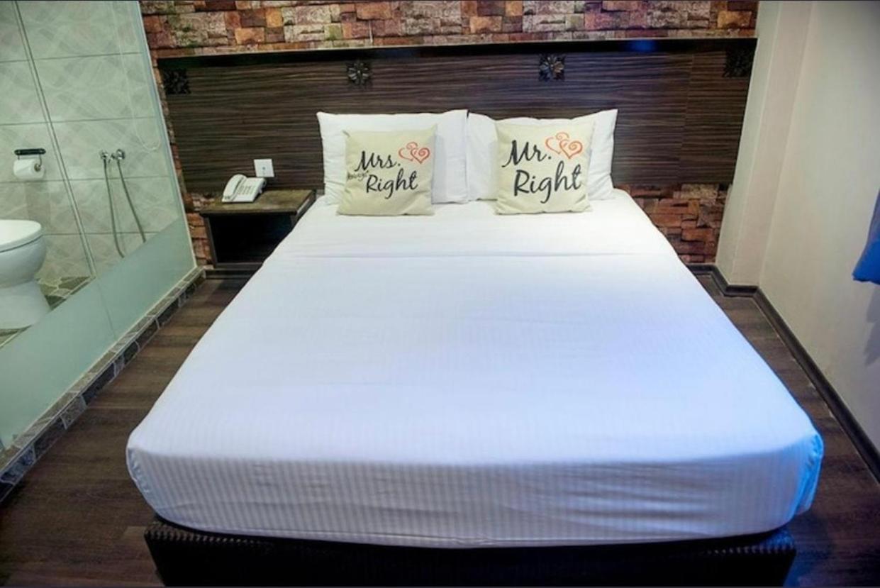 Apple Hotel Penang Джорджтаун Экстерьер фото