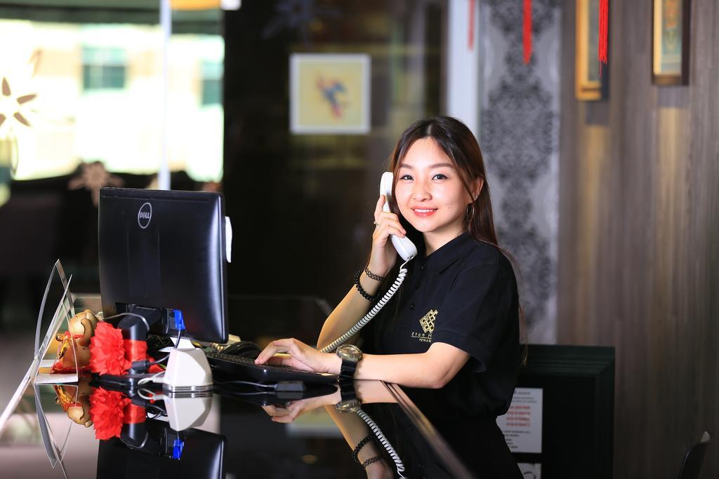 Apple Hotel Penang Джорджтаун Экстерьер фото